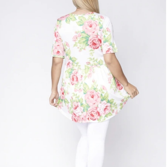 Plus Size Springtime Floral tunic - Picture 4 of 6